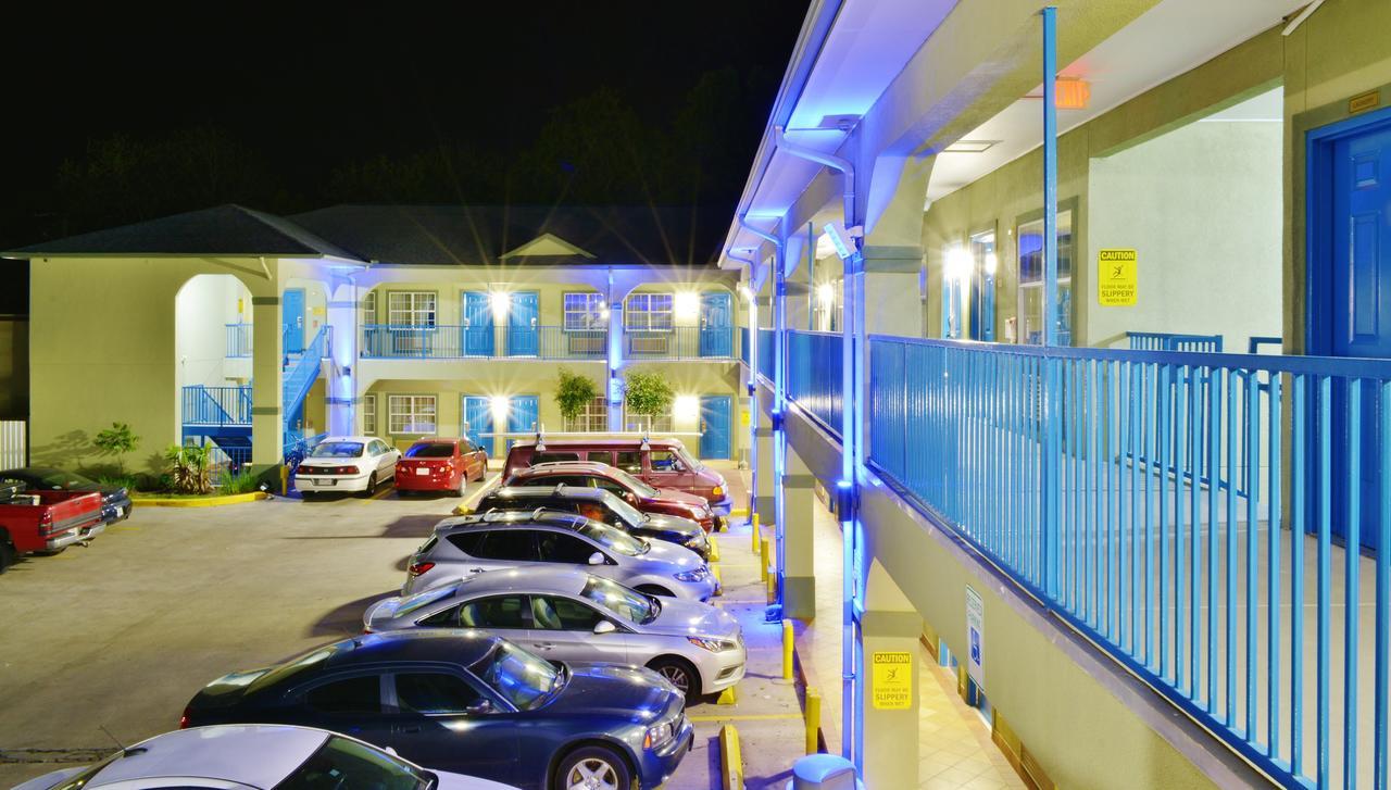 Scottish Inn And Suites Alvin Zewnętrze zdjęcie