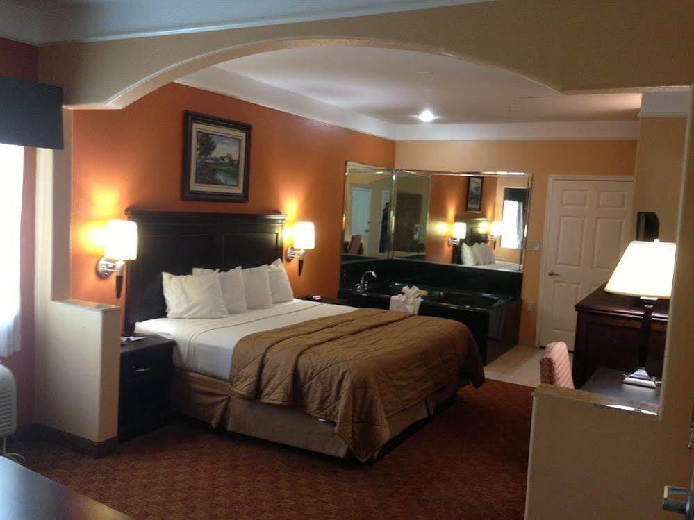 Scottish Inn And Suites Alvin Zewnętrze zdjęcie